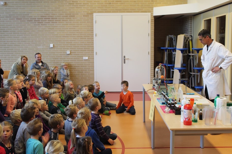 Kinderboekenweek professor “Bennie Dom”